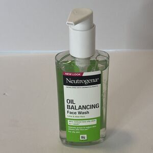 Neutrogena Oil Balancing Facial Wash with Lime & Aloe Vera For Oily Skin, 200mL